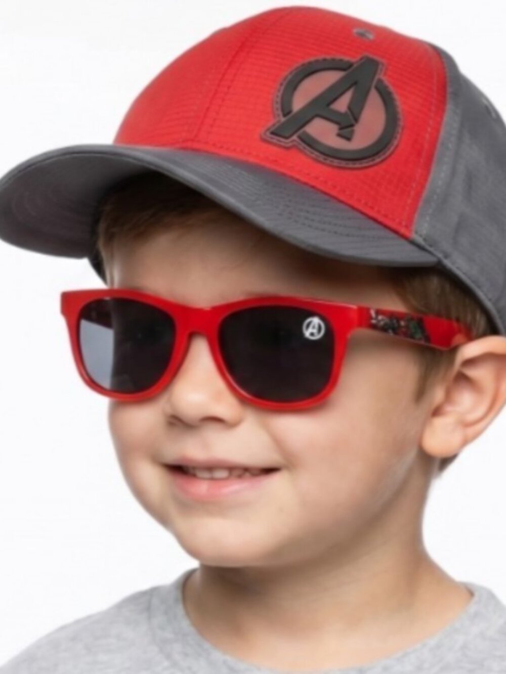 Marvel Avengers Boys OSFM Baseball Hat & Red  Ages 3-7 Sunglasses 2-Pc Gift Set
